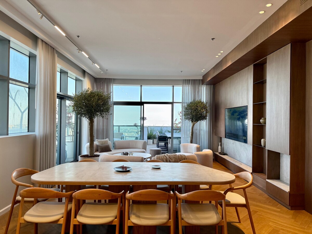 The indoor dining table
